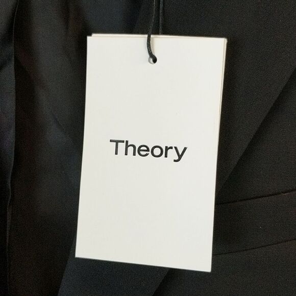 Theory Classic Blazer in Travel Wool - Picture 6 of 8